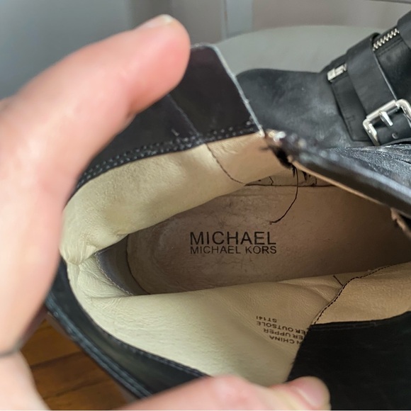•Michael Kors Logo mid calf booties• Size 9M - Picture 4 of 9